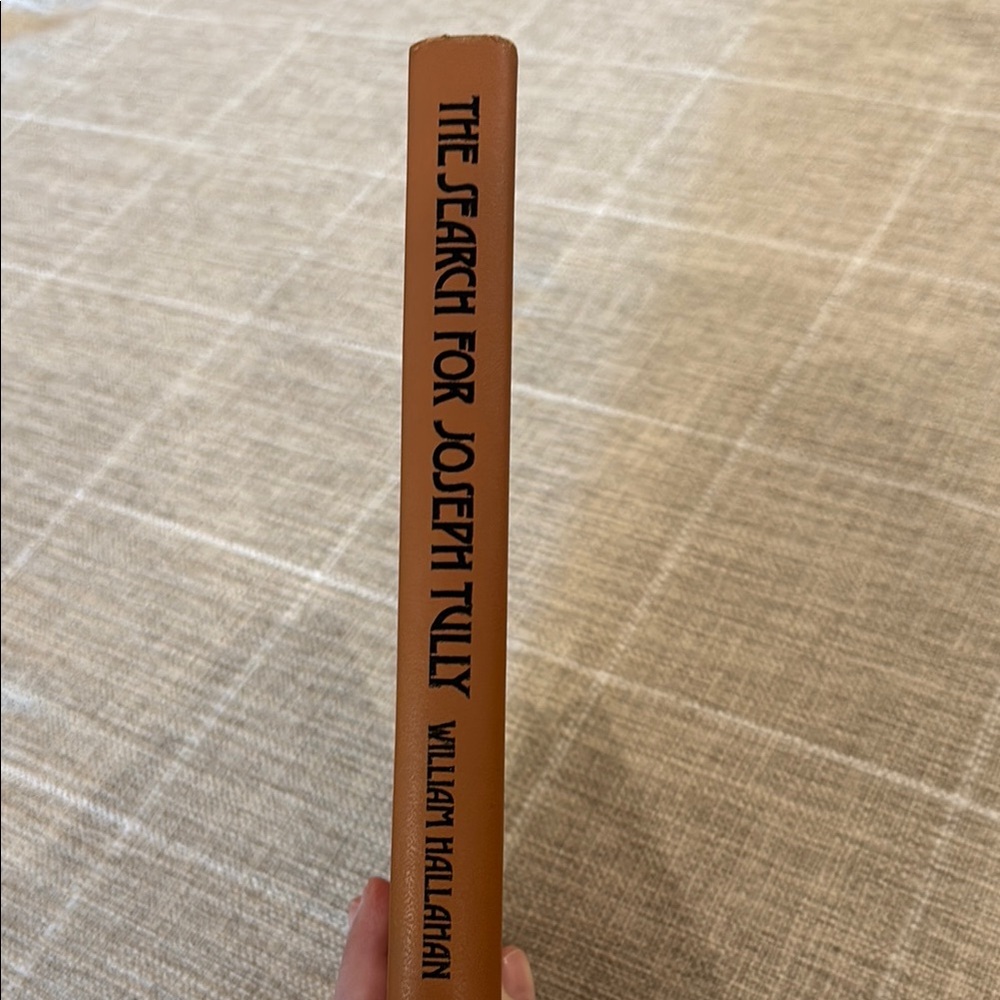 3/15$ ✨ Vintage book, decor, coffee table book brown Orange Hardcover